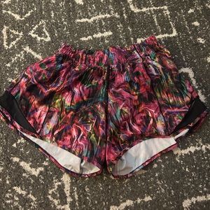Lululemon hotty hot shorts. Size 4. 4”